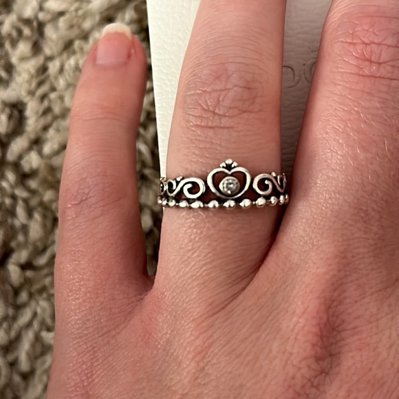 Pandora Princess Tiara Crown Ring in silver - Picture 3 of 13